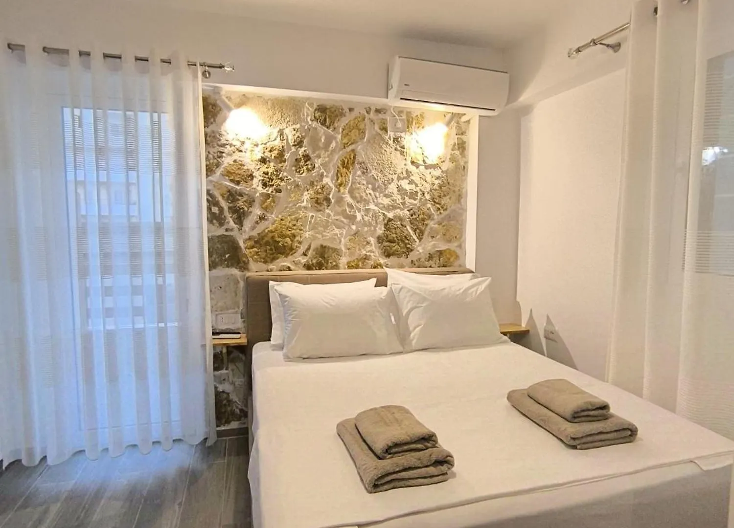 Md Luxury Studios Himarë Appartement
